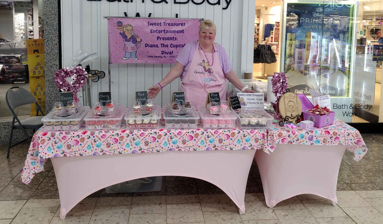 Valentine's Day Artisan Market at the Lake Square Mall 2.14.26